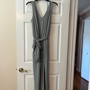 Time and Tru gray wide leg jumpsuit size small. Worn once. Excellent condition.